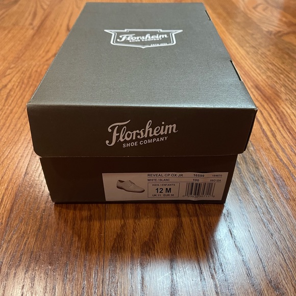 Florsheim Reveal Cap Toe Oxford, Jr. - Picture 9 of 9